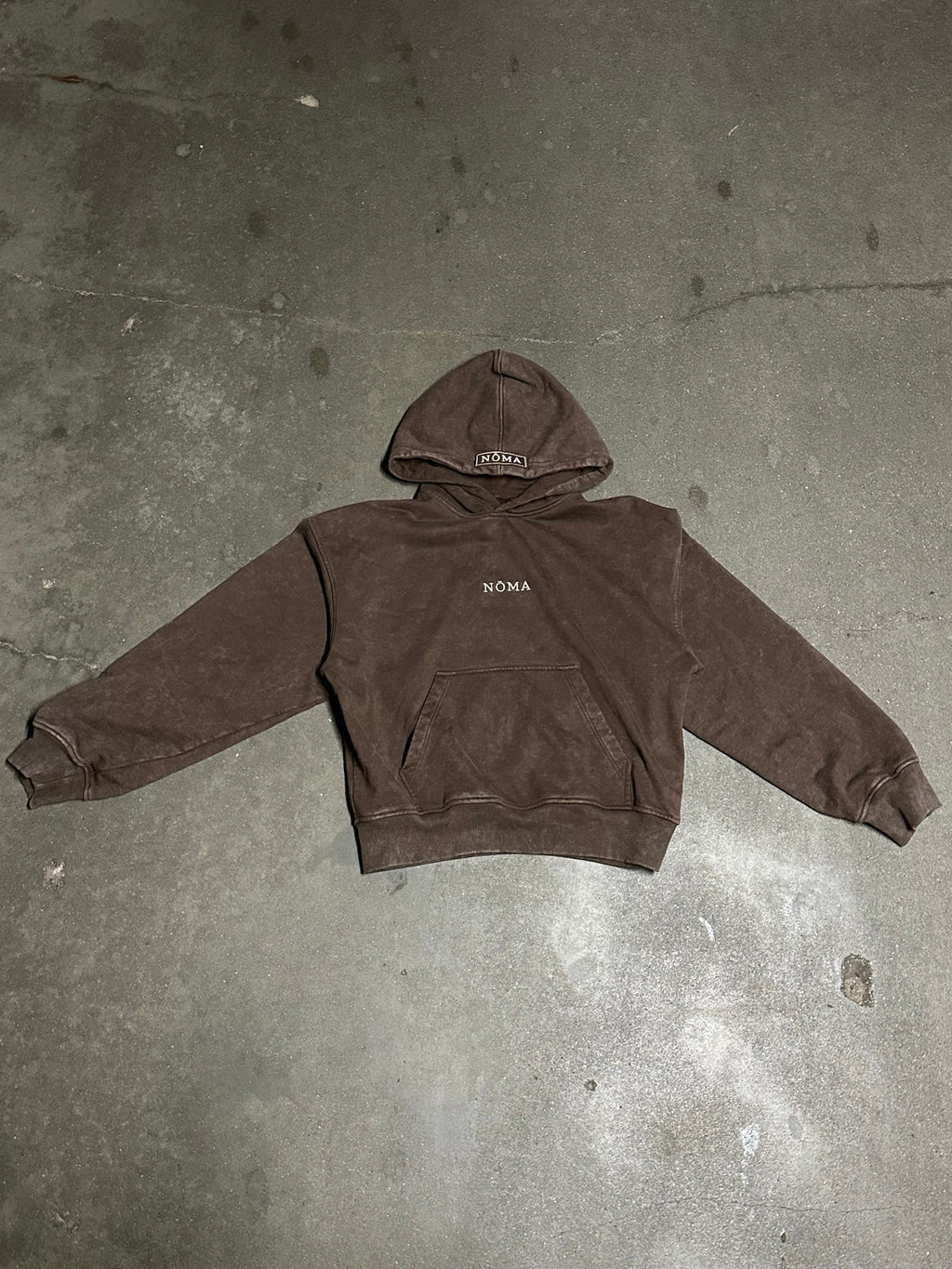 NŌMA DROP 01 – bluza brązowa, widok z przodu