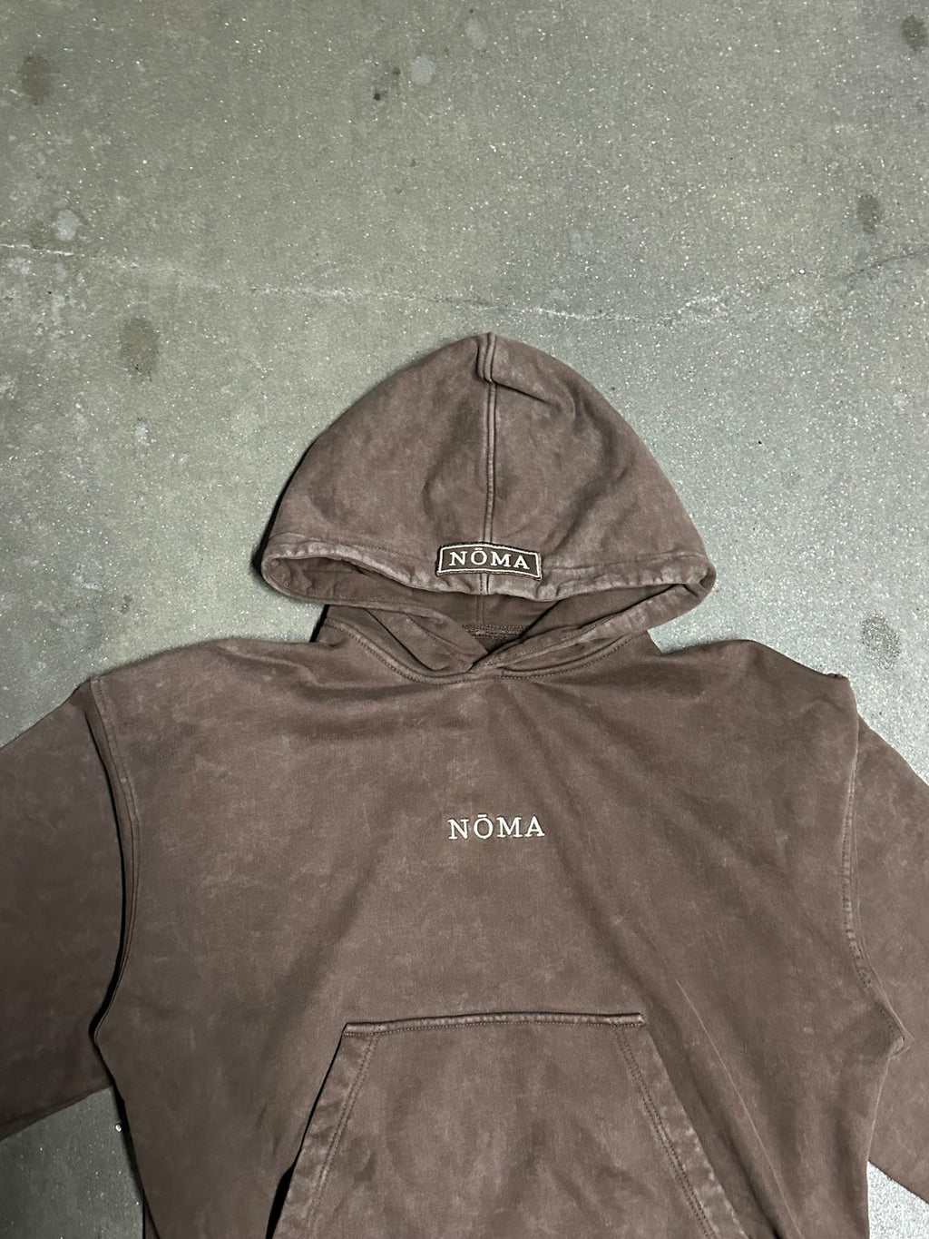NŌMA DROP 01 – detal przodu i kaptura