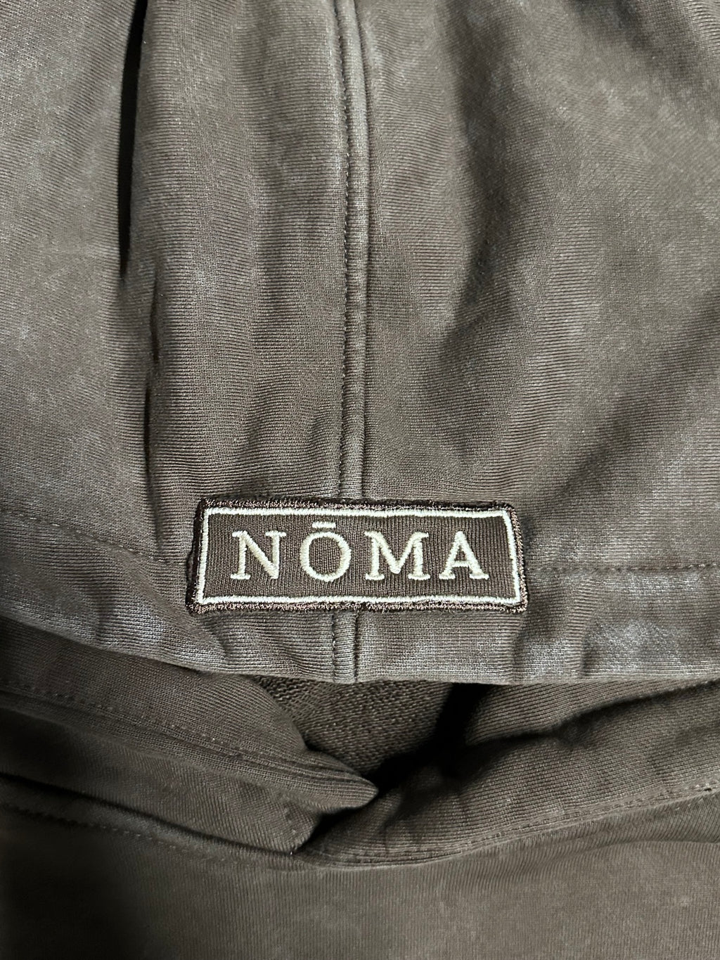 NŌMA – naszywka na kapturze